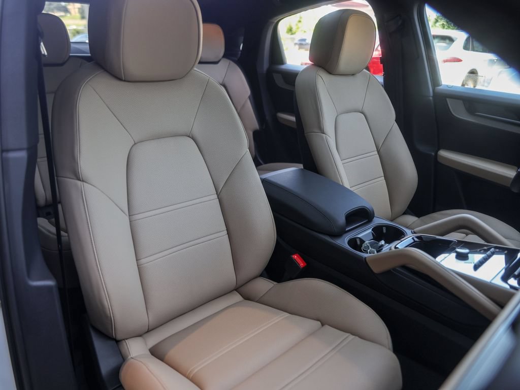 New 2026 Porsche Cayenne Coupe AWD/4WD image 36