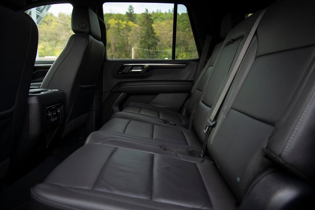 Used 2025 Chevrolet Tahoe Z71 AWD/4WD image 12