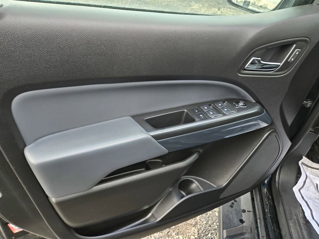 Used 2018 Chevrolet Colorado Z71 image 32