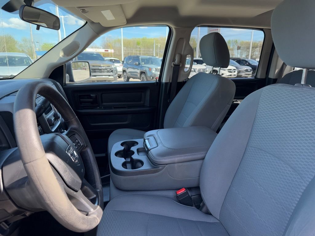 Used 2016 RAM 1500 ST w/ SXT Appearance Group image 37