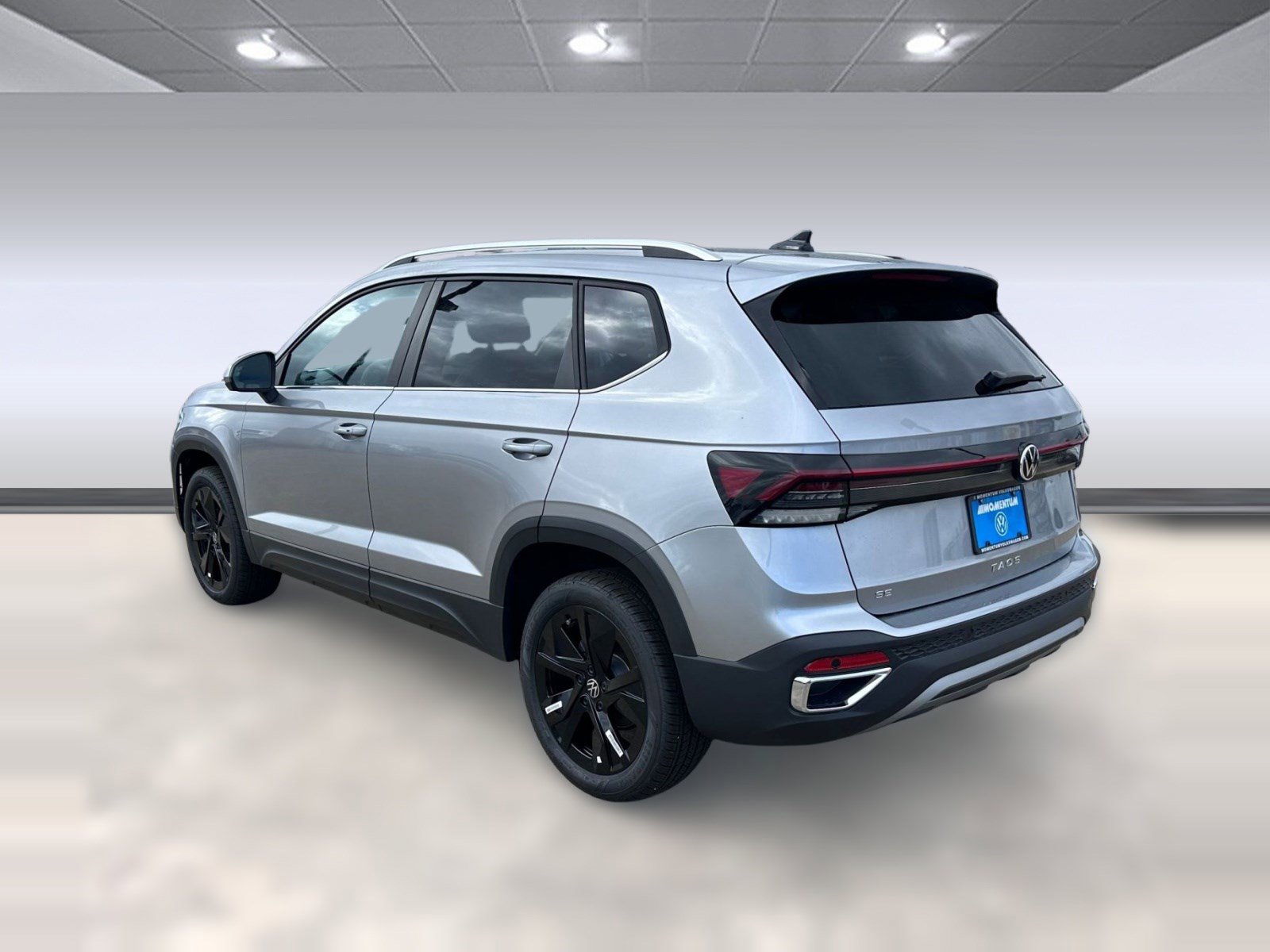 New 2026 Volkswagen Taos SE image 3