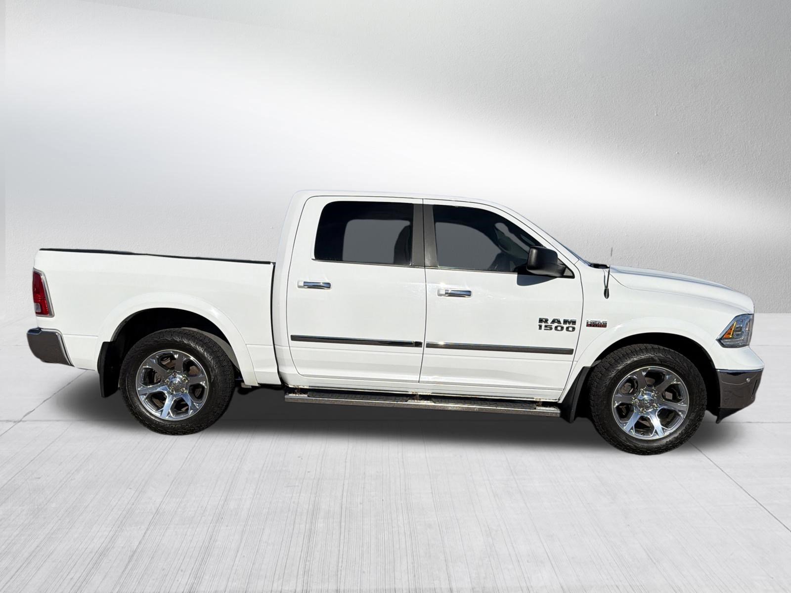 Used 2017 RAM 1500 Laramie w/ Convenience Group image 8