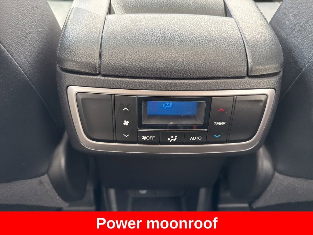 Used 2018 Toyota Highlander SE image 19