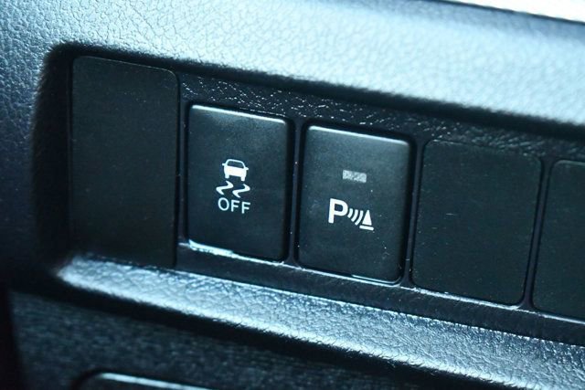 Used 2020 Toyota Sienna SE image 39