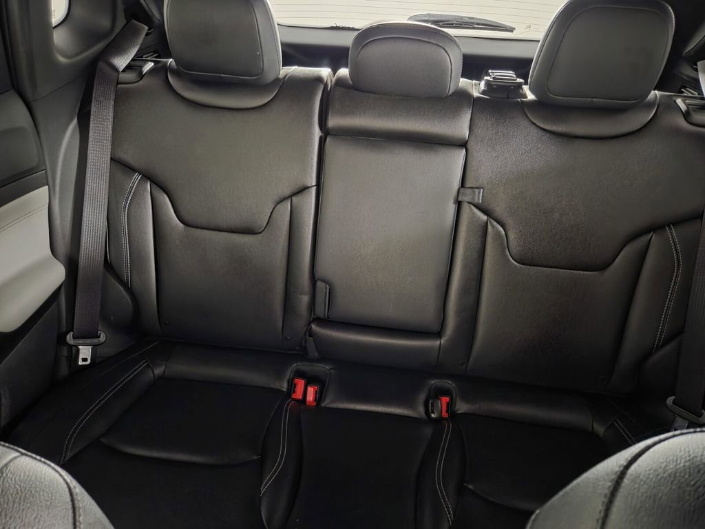 Certified 2025 Jeep Compass Limited image 24