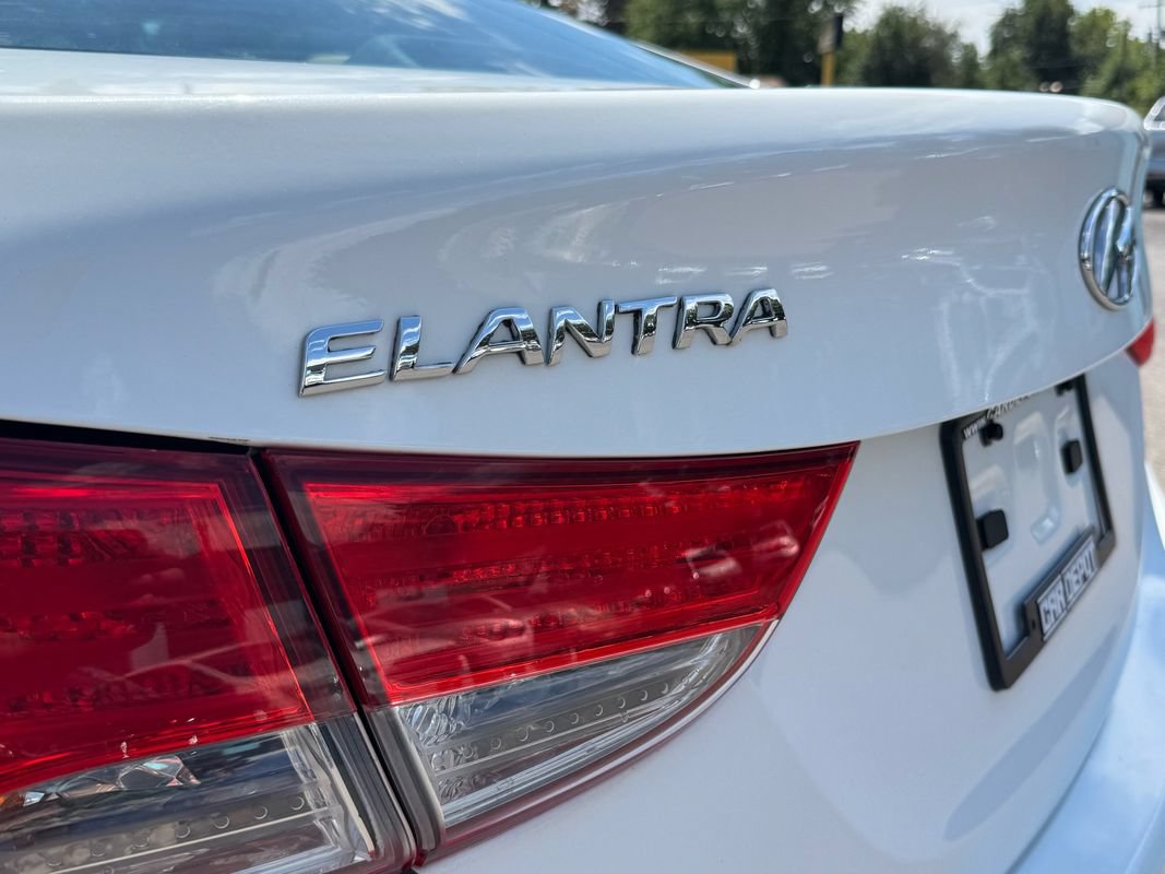 Used 2013 Hyundai Elantra GLS FWD image 25
