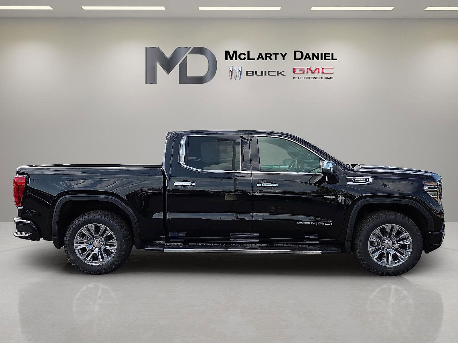 Used 2026 GMC Sierra 1500 Denali AWD/4WD image 6