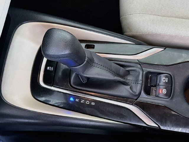 Used 2020 Toyota Corolla LE FWD image 19
