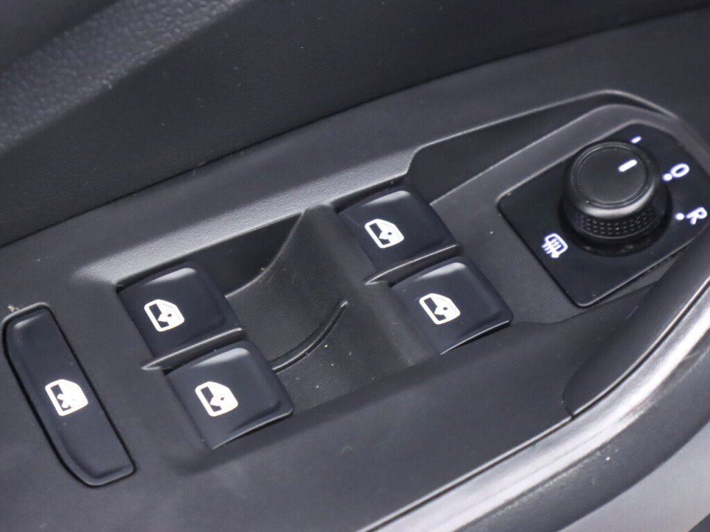 Used 2019 Volkswagen Jetta S image 23