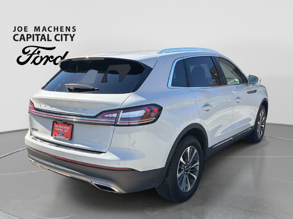 Used 2023 Lincoln Nautilus FWD w/ Premium Package image 5