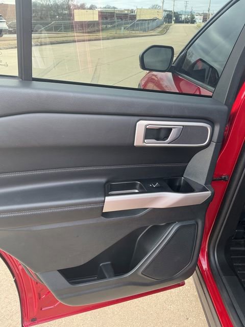 Used 2023 Ford Explorer XLT w/ Equipment Group 202A image 13