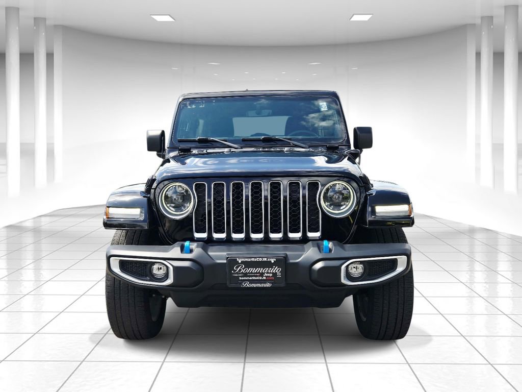 Used 2023 Jeep Wrangler Unlimited Sahara w/ Cold Weather Group AWD/4WD image 8