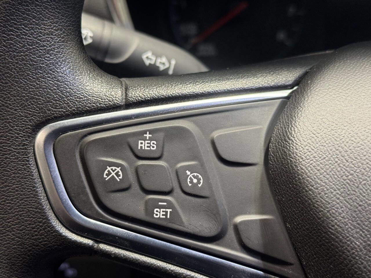 Used 2018 Chevrolet Equinox LT image 20