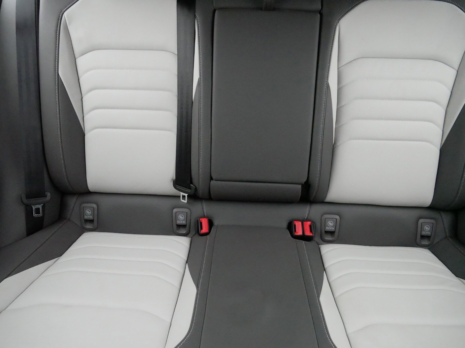 Used 2023 Volkswagen Arteon SEL Premium image 13