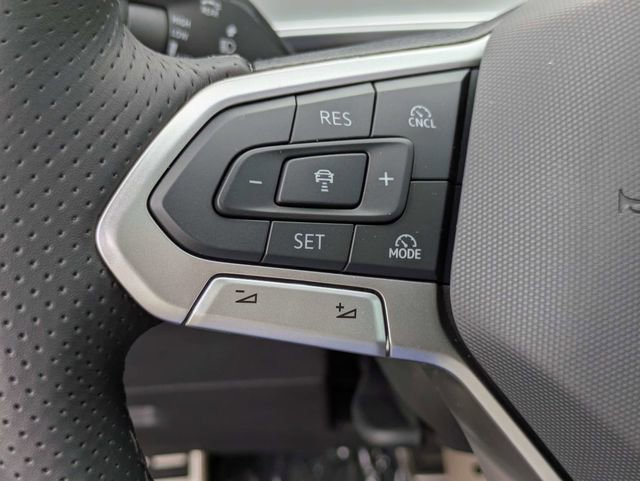 New 2026 Volkswagen Tiguan SE R-Line FWD image 27