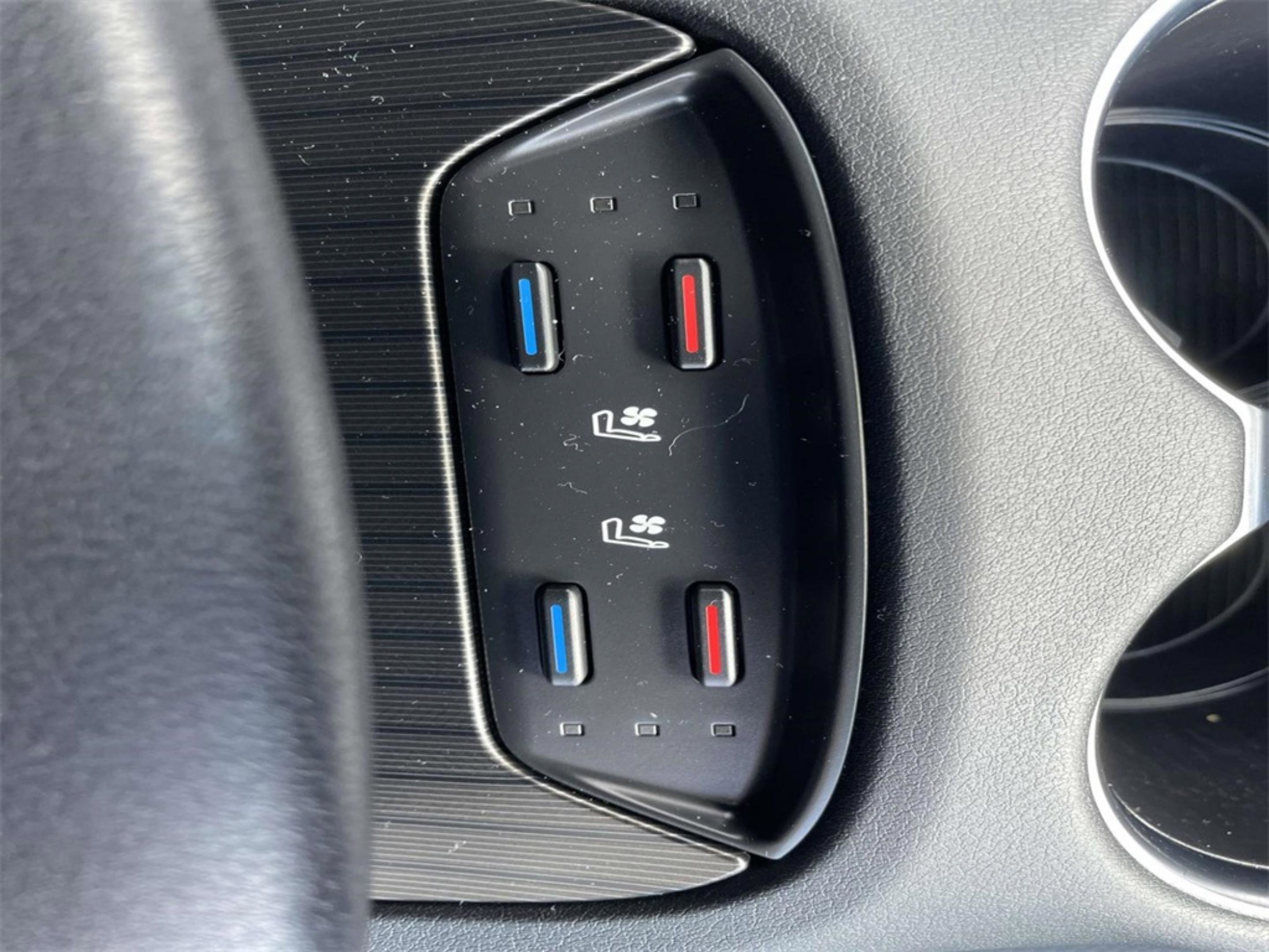 Used 2024 Toyota Venza Limited image 29