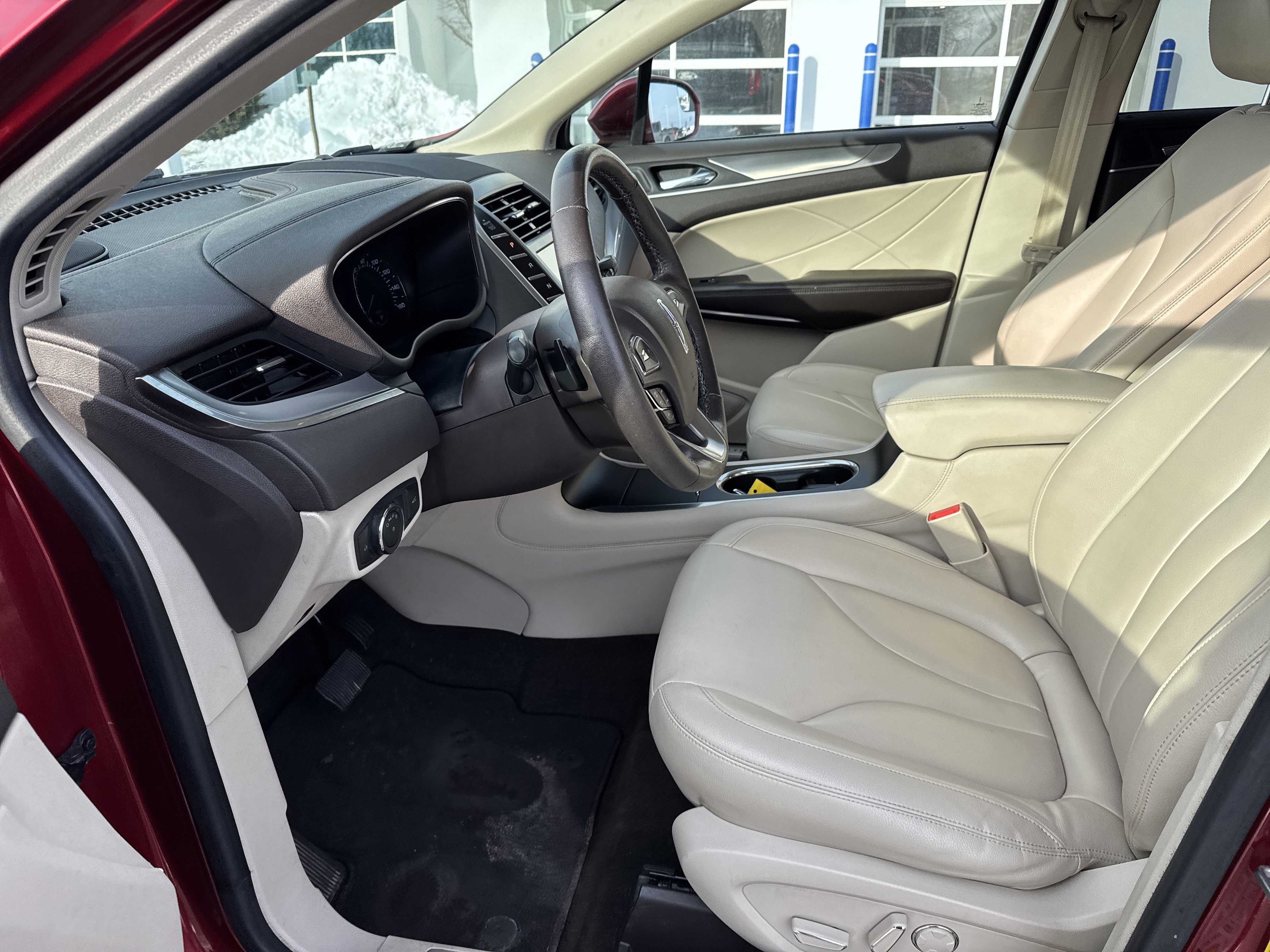 Used 2019 Lincoln MKC Premiere image 17