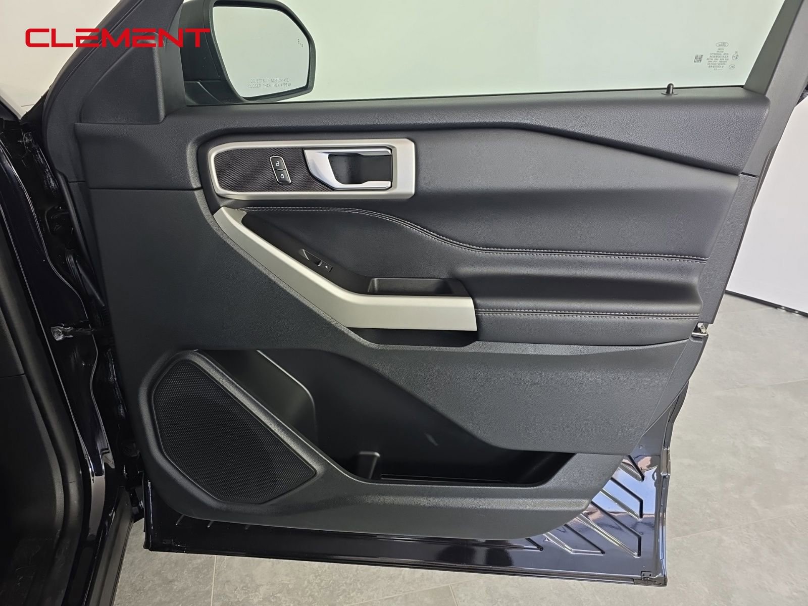 Used 2022 Ford Explorer XLT w/ Equipment Group 202A image 30