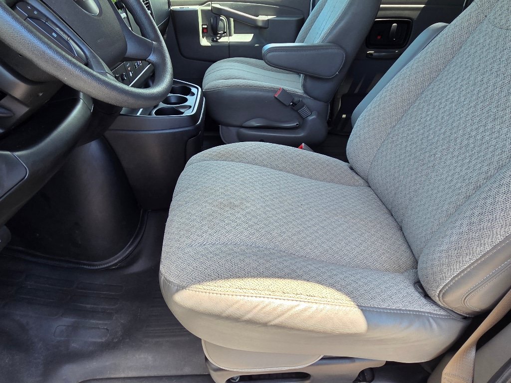 Used 2022 Chevrolet Express 3500 LS RWD image 13