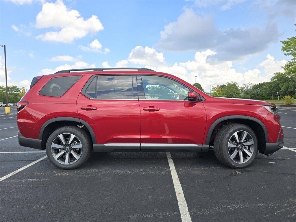 New 2025 Honda Pilot Touring image 19