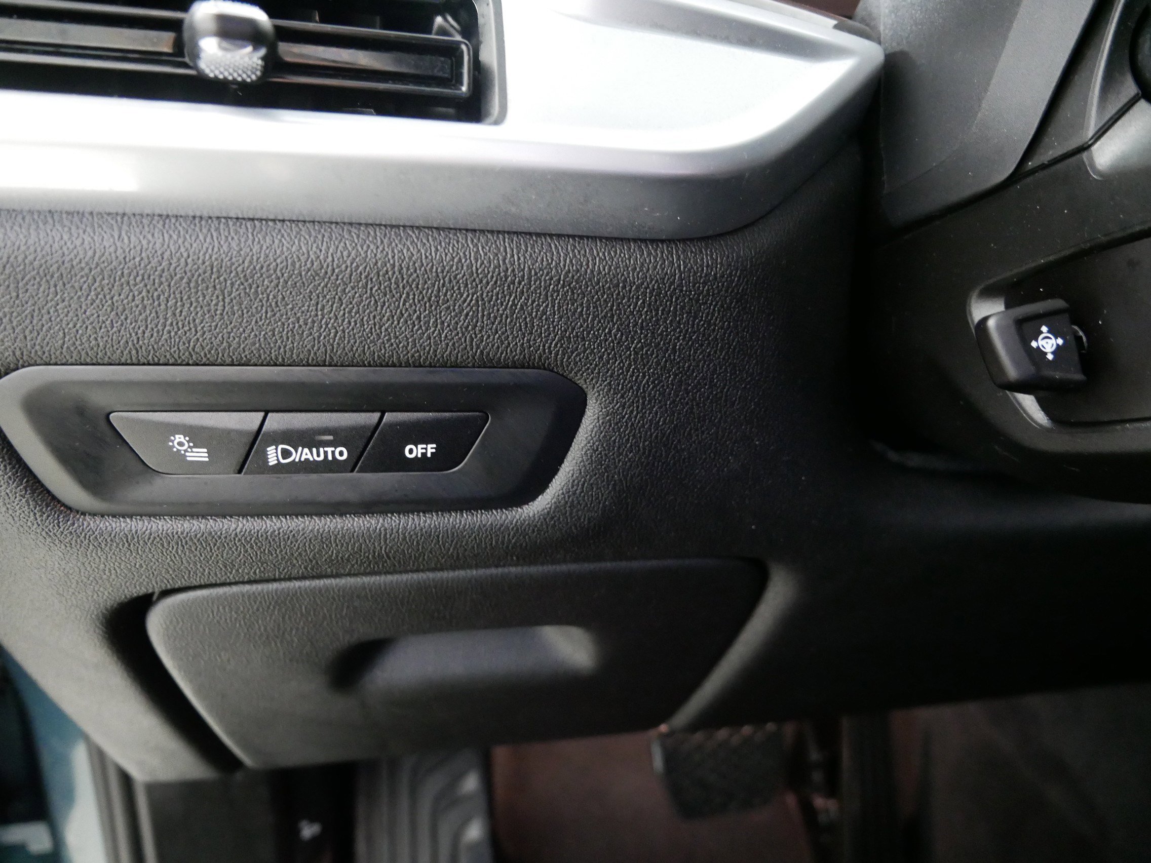 Used 2024 BMW X5 xDrive40i w/ Premium Package image 26