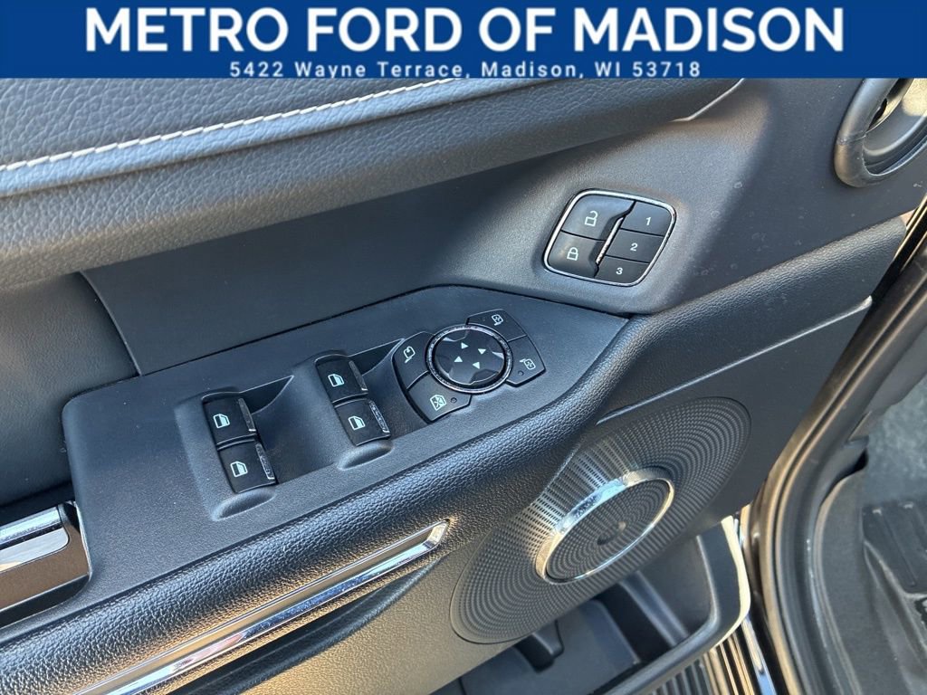 Used 2022 Ford Expedition XLT image 11