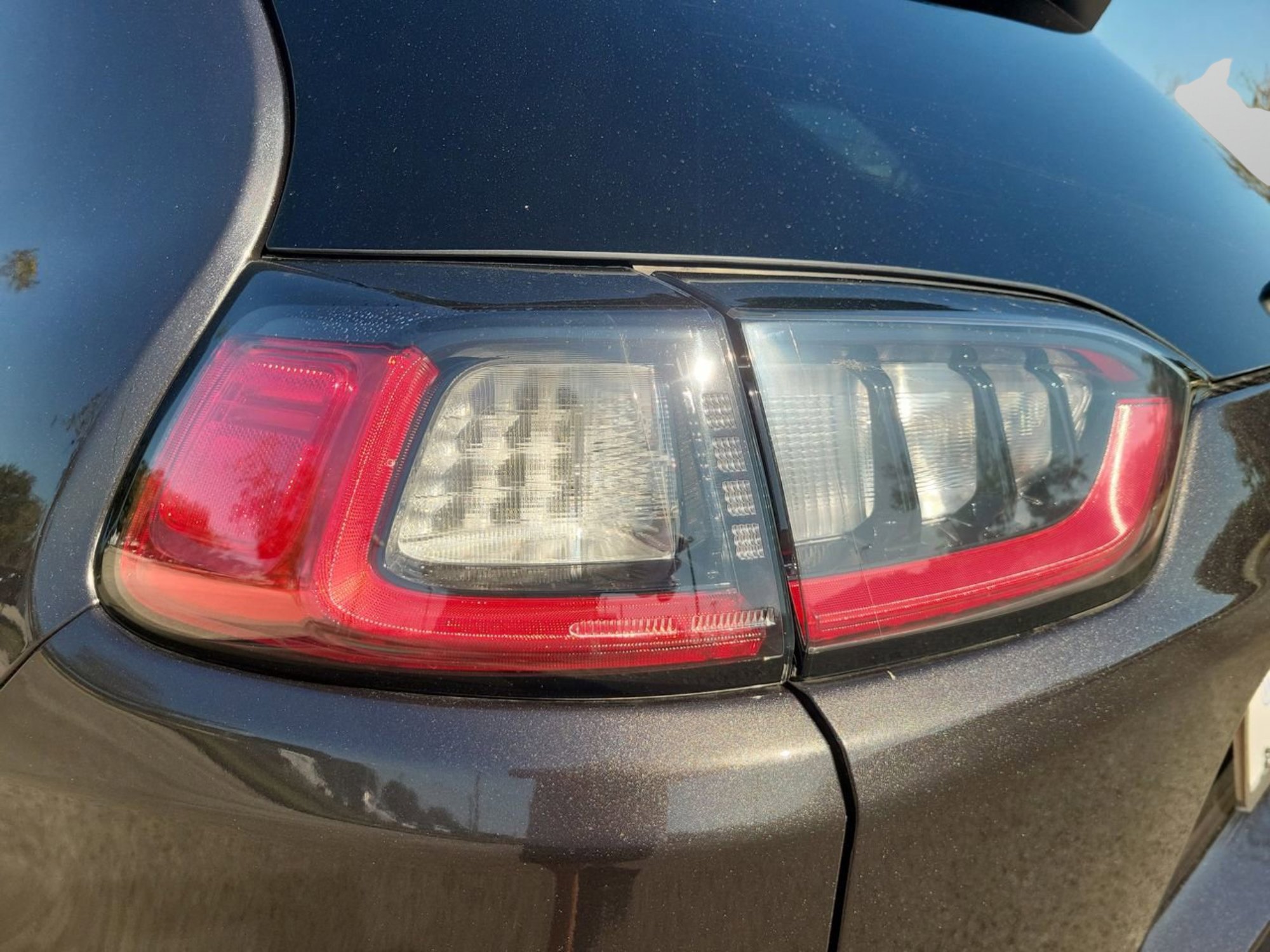 Used 2022 Jeep Cherokee Limited image 6