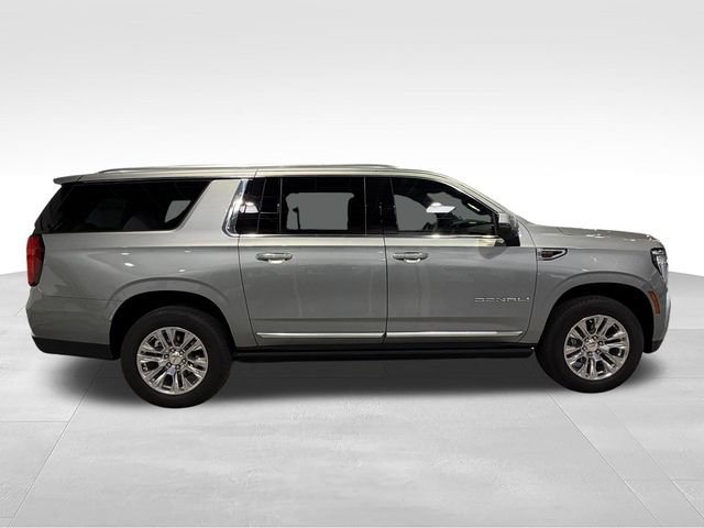 Used 2025 GMC Yukon XL Denali w/ Sun & Power Step Package AWD/4WD image 4