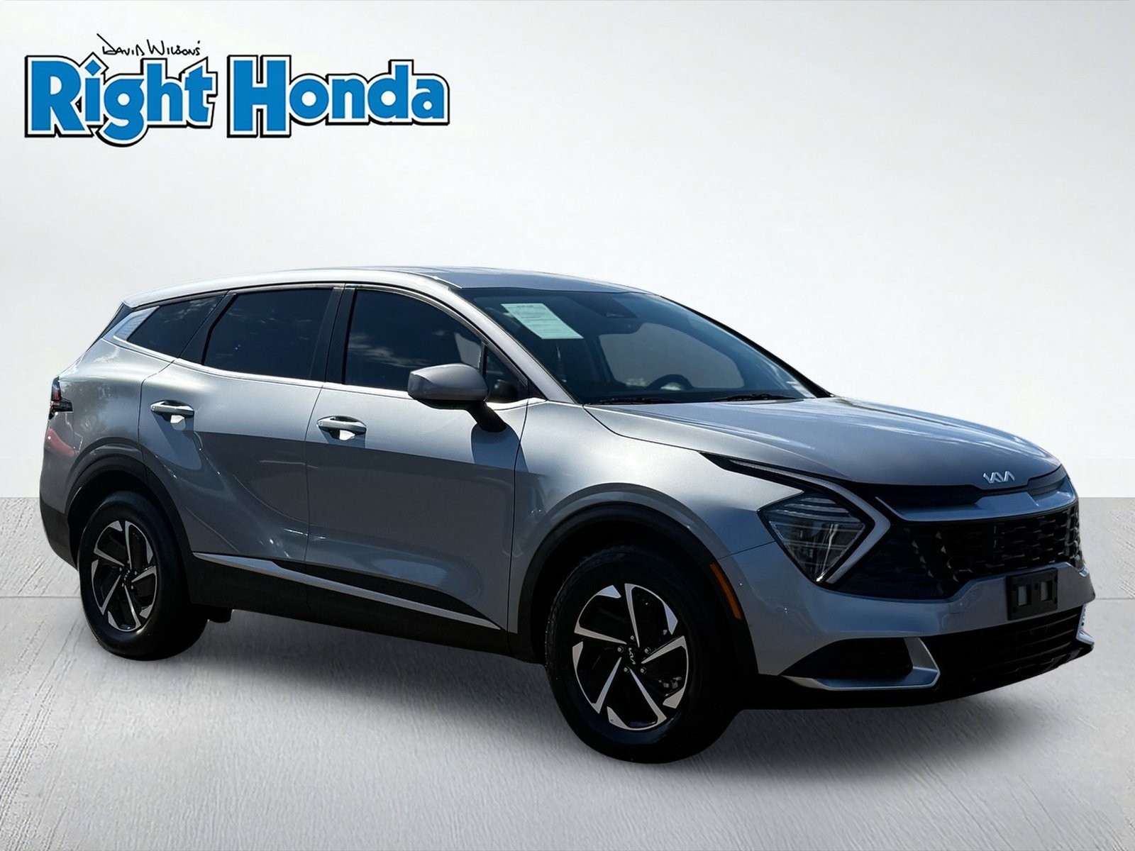 Used 2025 Kia Sportage LX FWD image 10