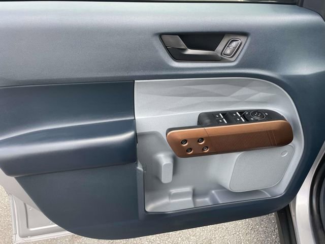 Used 2022 Ford Maverick Lariat image 12