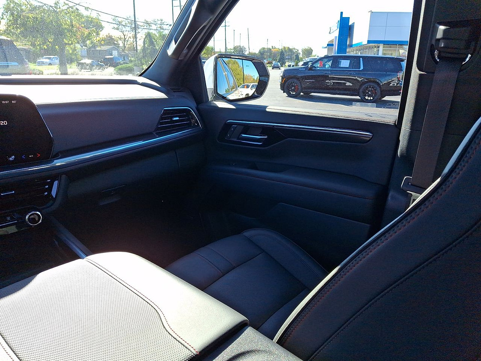 Certified 2025 Chevrolet Tahoe RST w/ Advanced Technology Package AWD/4WD image 11