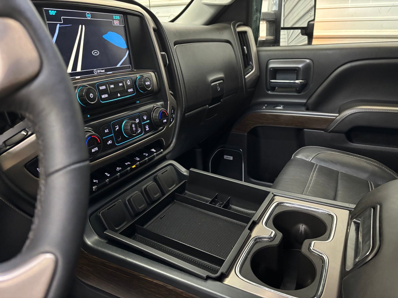 Used 2018 GMC Sierra 3500 Denali w/ Duramax Plus Package image 20