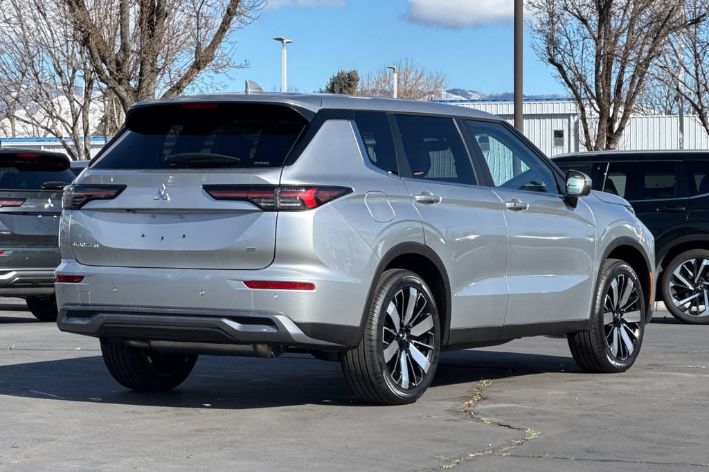 New 2026 Mitsubishi Outlander SE AWD/4WD image 4