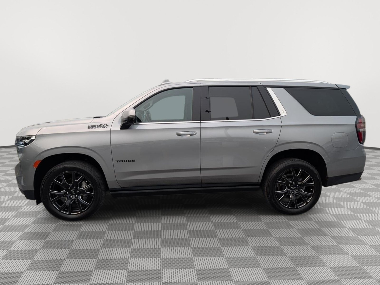 Used 2023 Chevrolet Tahoe High Country AWD/4WD image 2