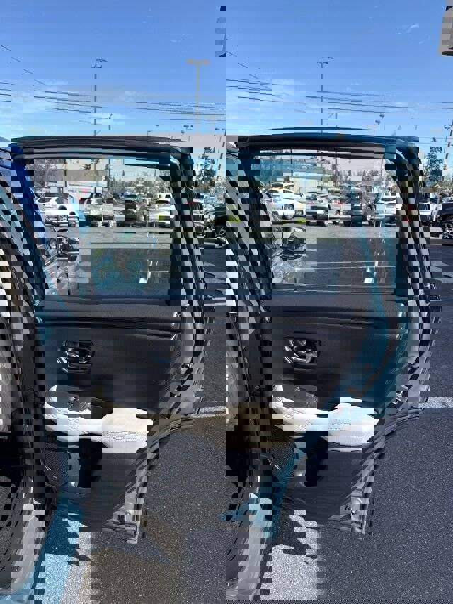 Used 2023 Honda HR-V LX image 15