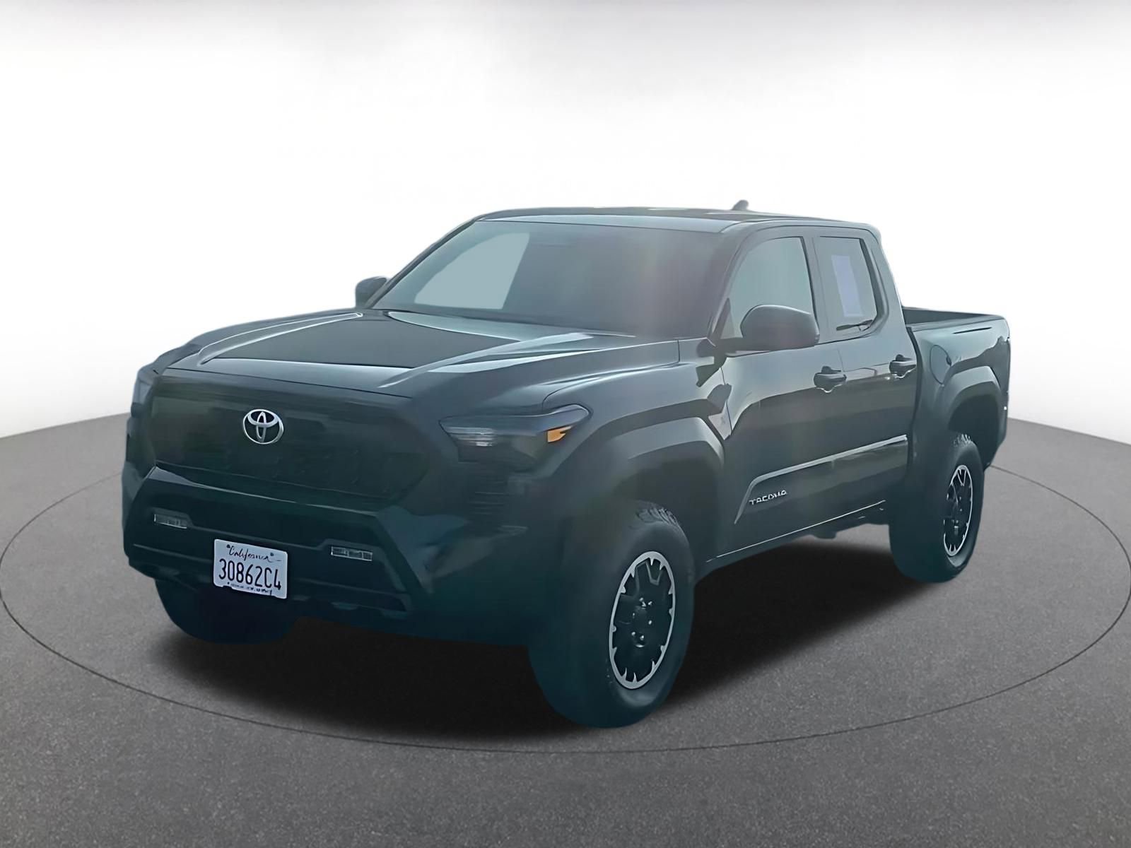Used 2025 Toyota Tacoma TRD Off-Road image 3