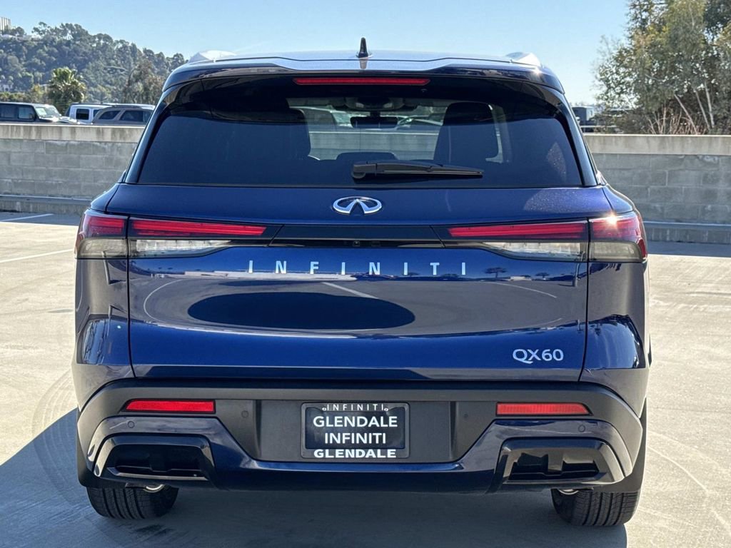 Certified 2025 INFINITI QX60 Luxe image 5