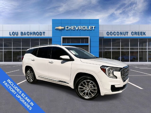 Used 2024 GMC Terrain Denali w/ Denali Premium Package AWD/4WD image 1