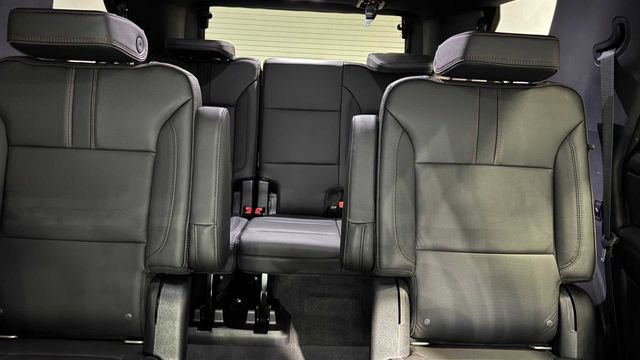 Used 2021 Chevrolet Tahoe RST w/ Luxury Package RWD image 32