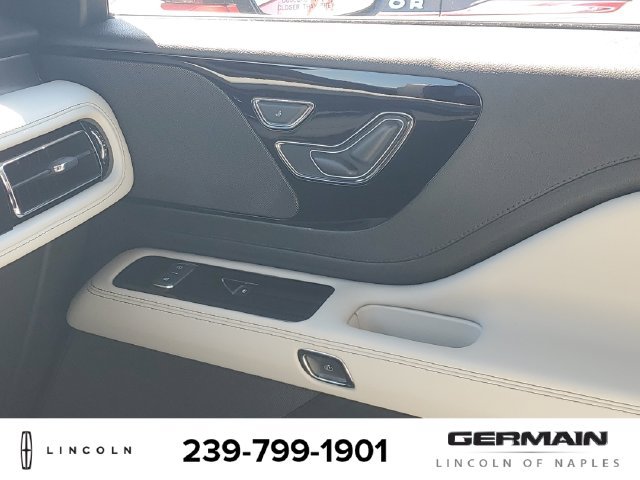New 2026 Lincoln Aviator AWD image 27