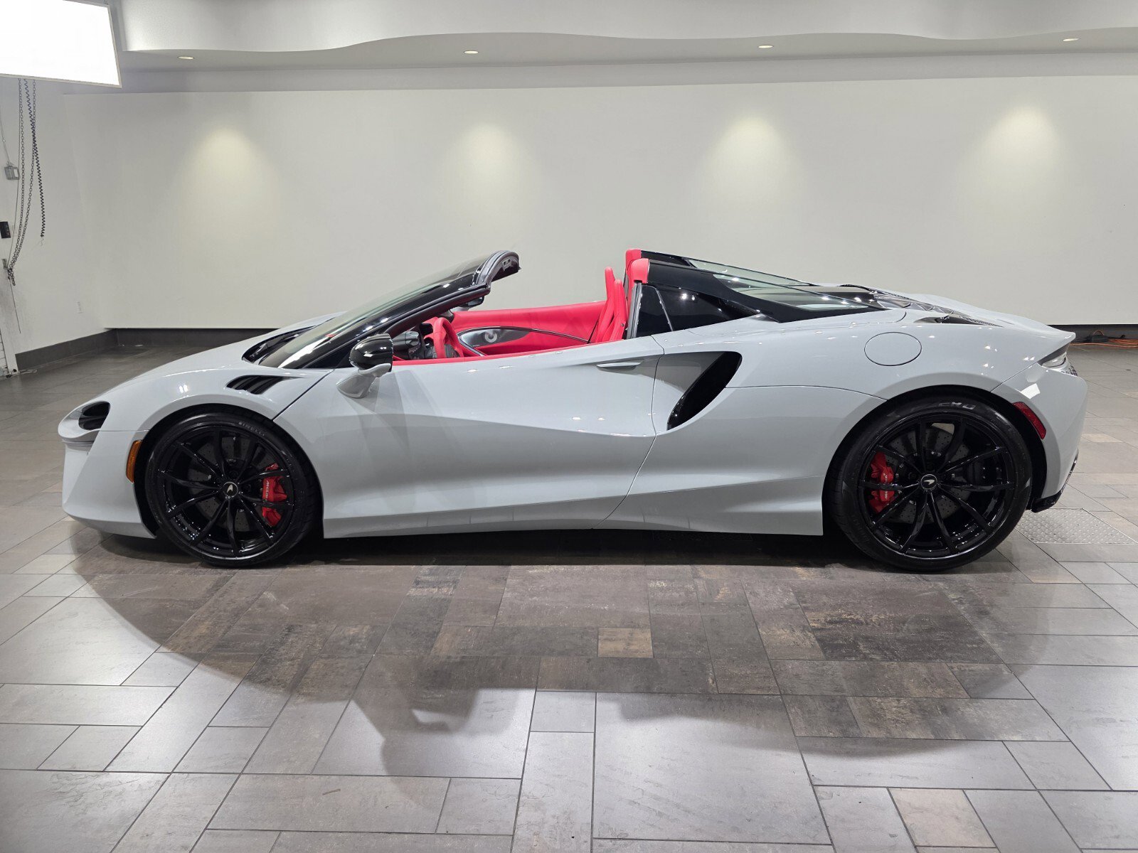 New 2026 McLaren Artura Spider RWD image 3