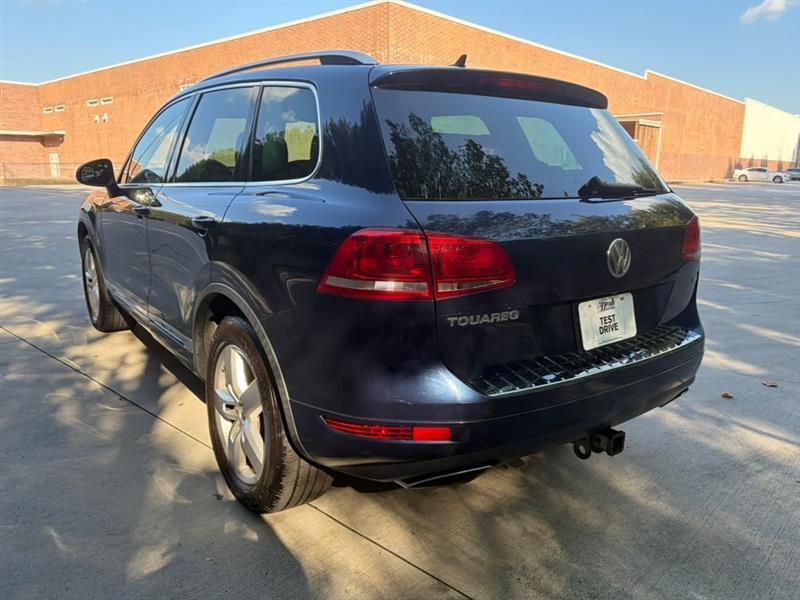 Used 2012 Volkswagen Touareg TDI AWD/4WD image 4