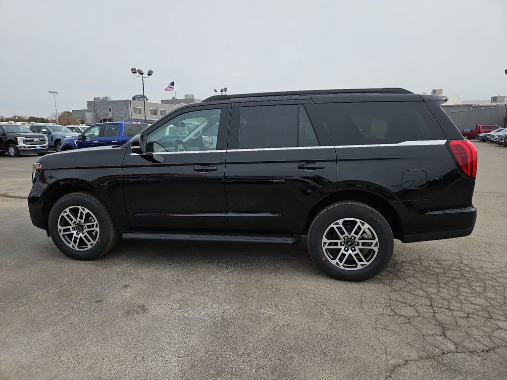 New 2026 Ford Expedition Active image 7
