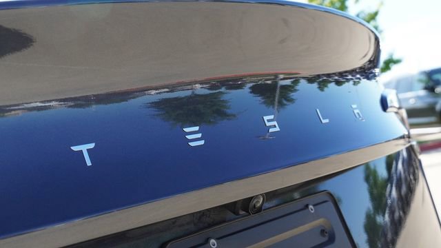 Used 2025 Tesla Model 3 Long Range image 12