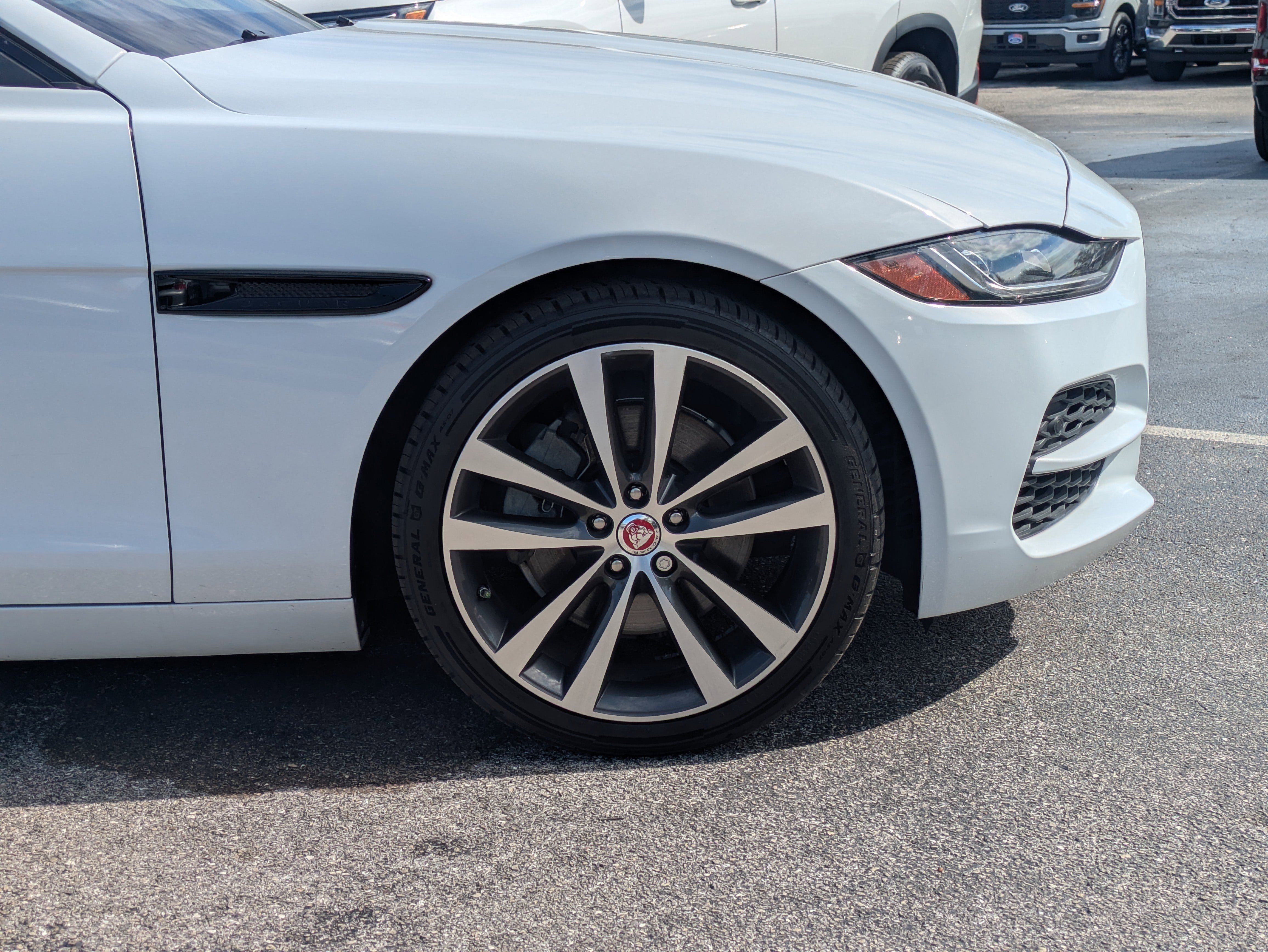 Used 2020 Jaguar XE S image 11