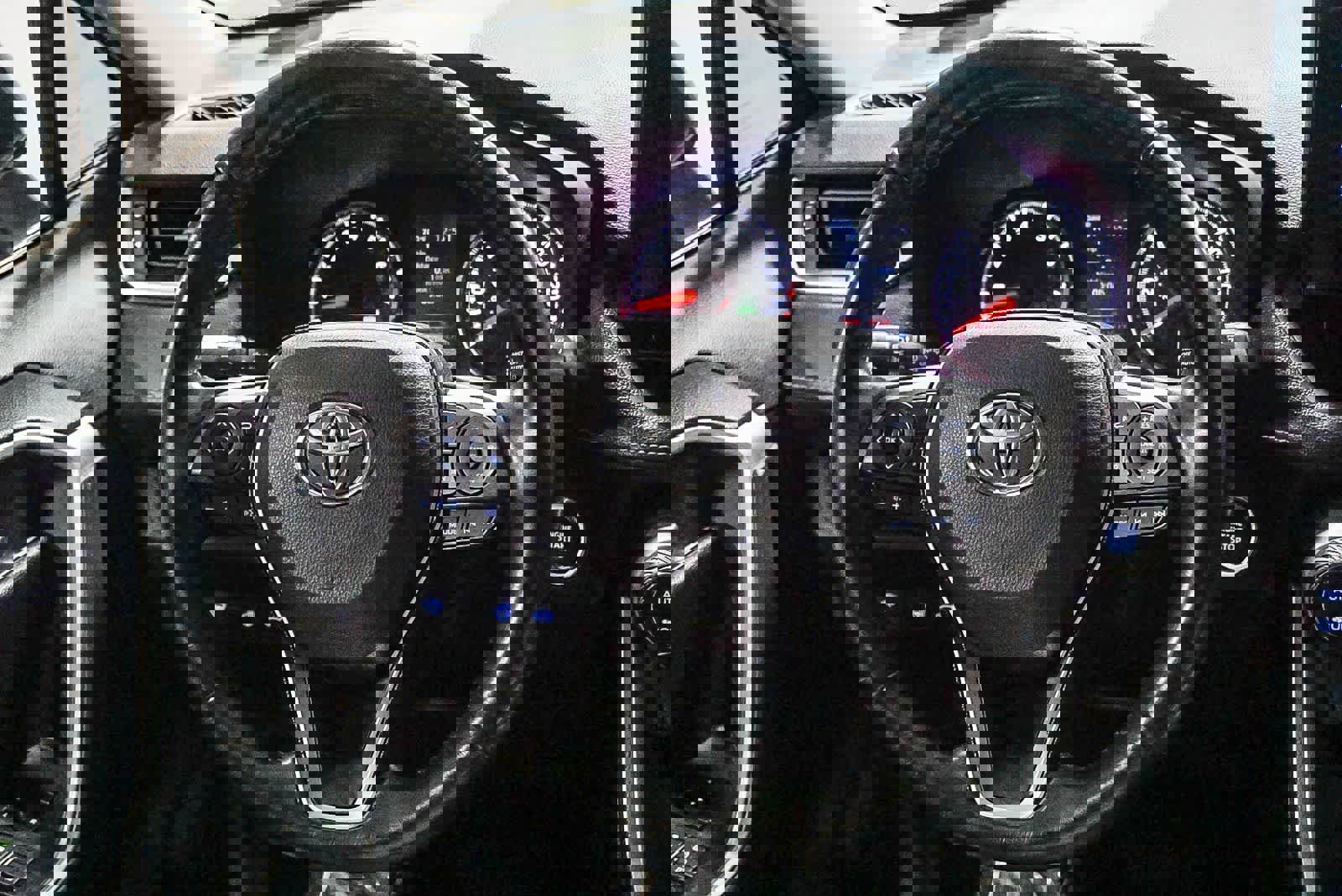 Certified 2020 Toyota RAV4 XLE w/ Convenience Package image 17