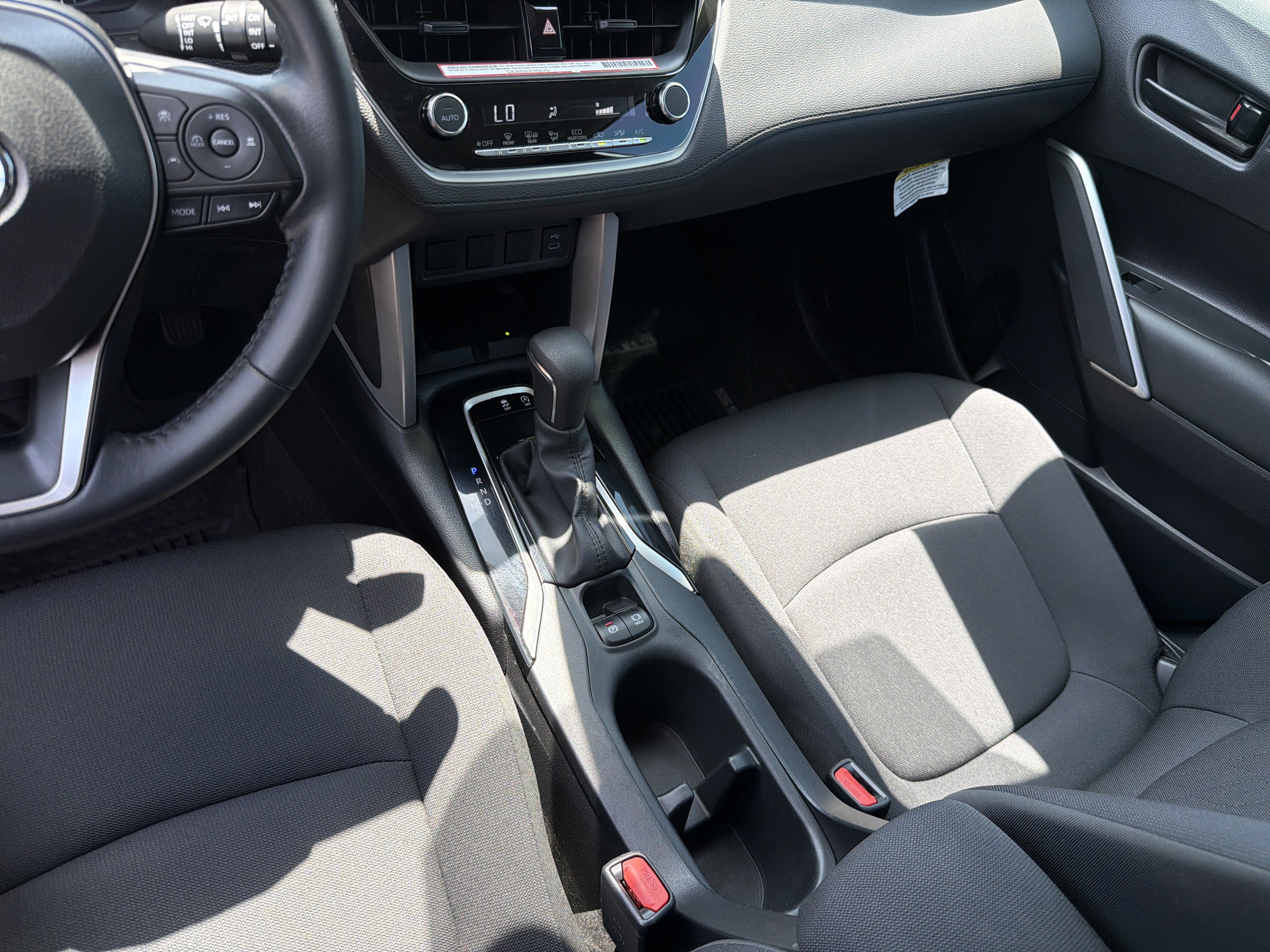 Certified 2024 Toyota Corolla Cross LE image 9