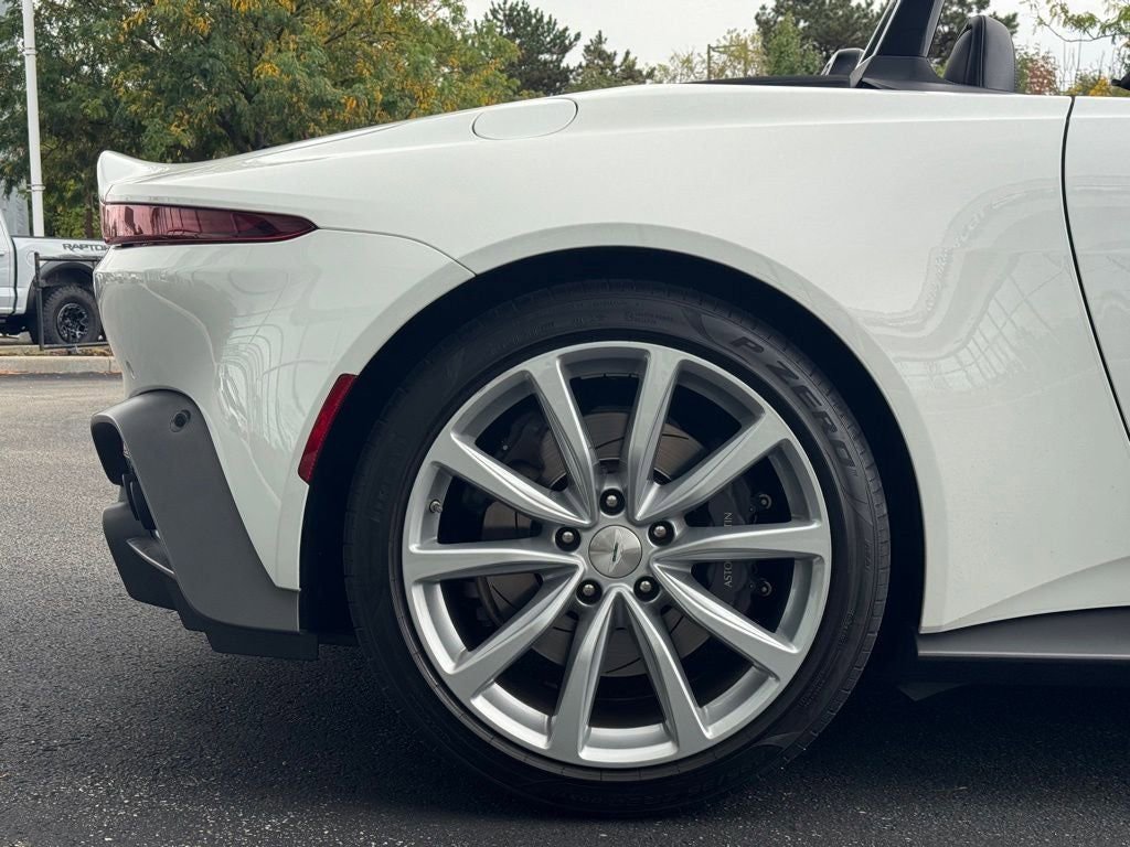Used 2023 Aston Martin V8 Vantage Roadster image 27