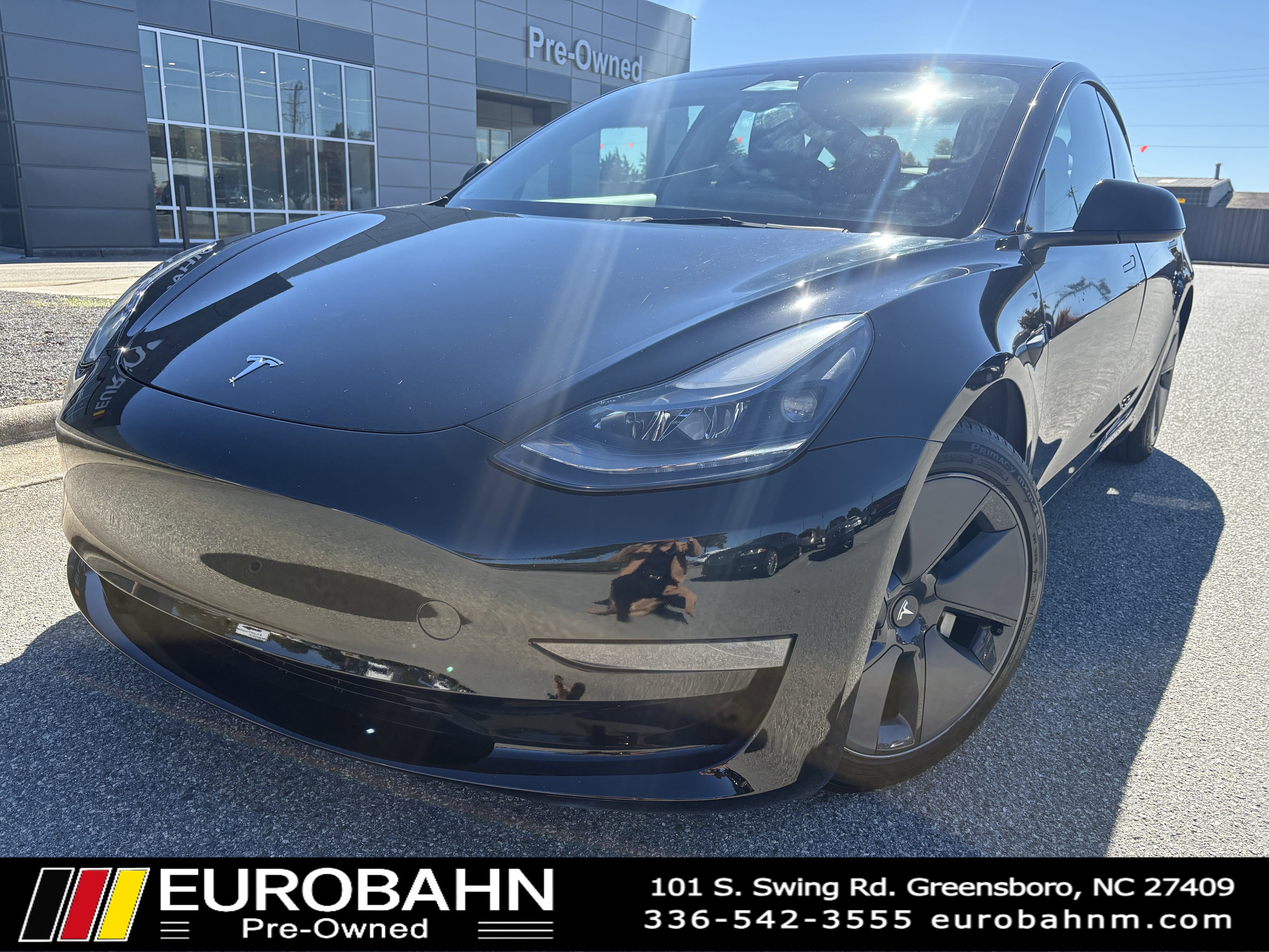 Used 2023 Tesla Model 3 Standard Range image 1