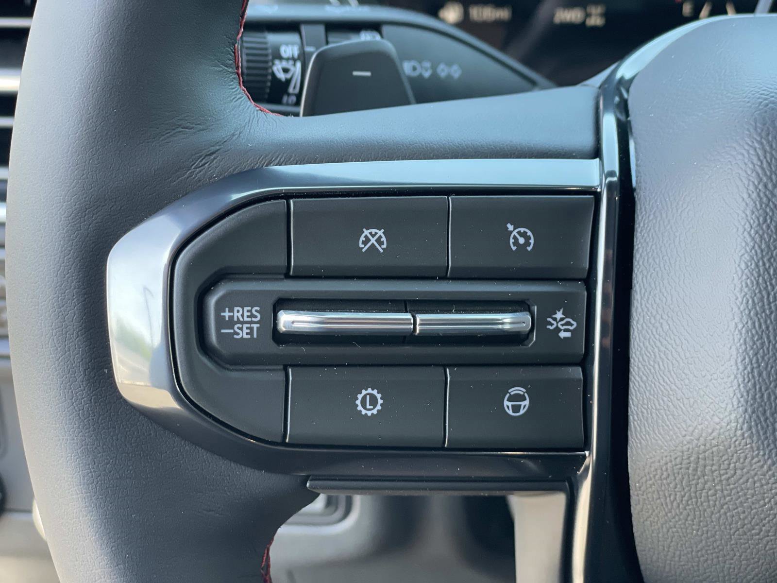 New 2026 GMC Yukon AT4 Ultimate AWD/4WD image 9